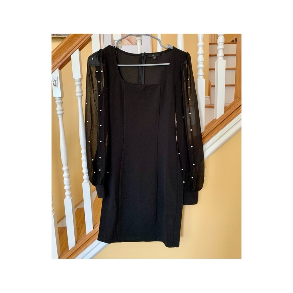 black bodycon dress